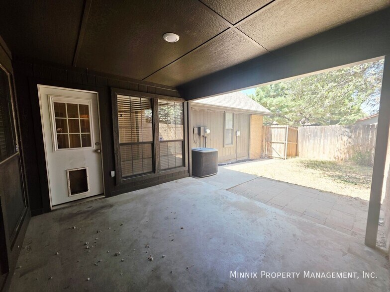 Building Photo - 3826 Nassau Dr