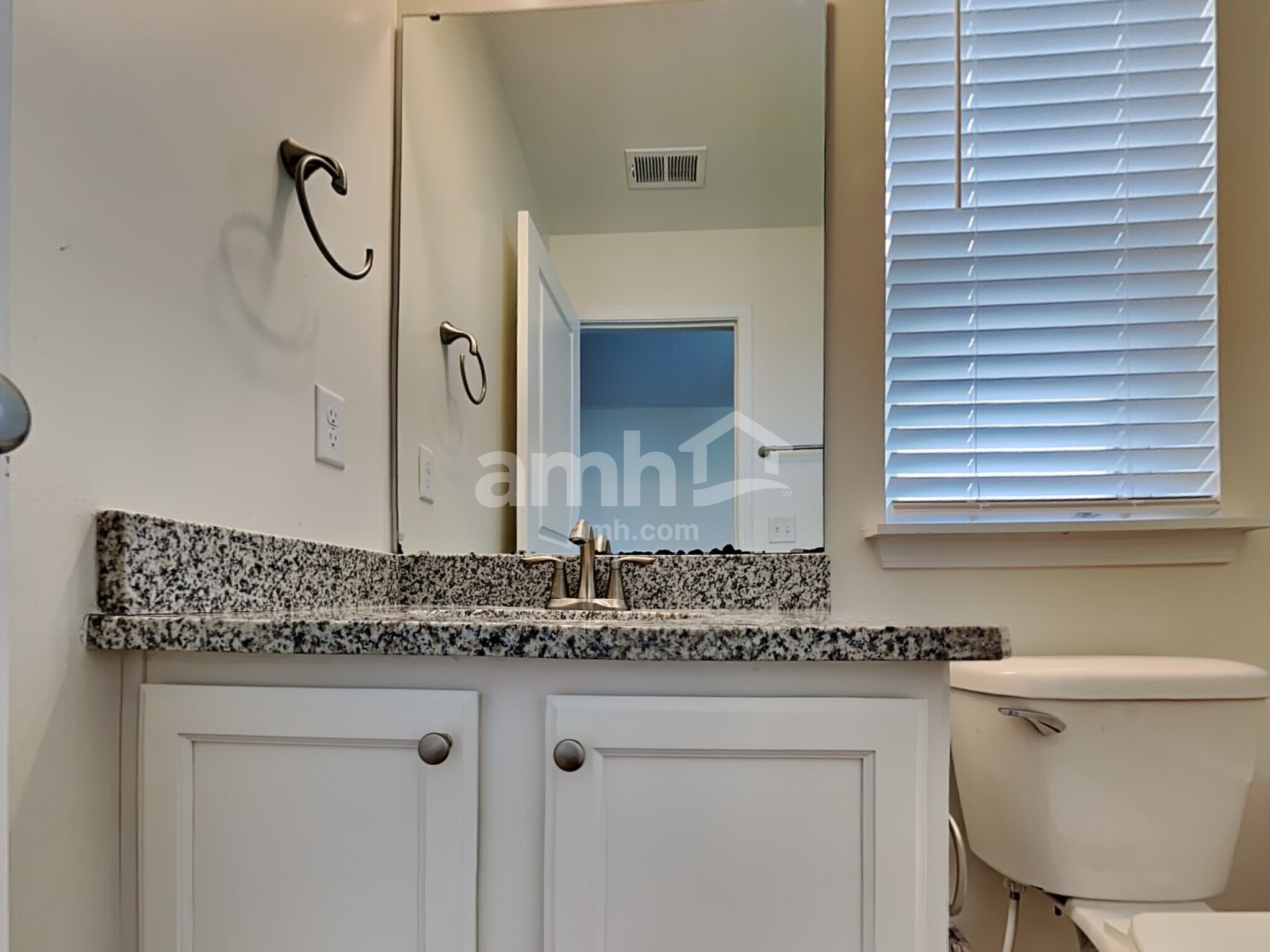 Building Photo - 445 Brookgreen Dr