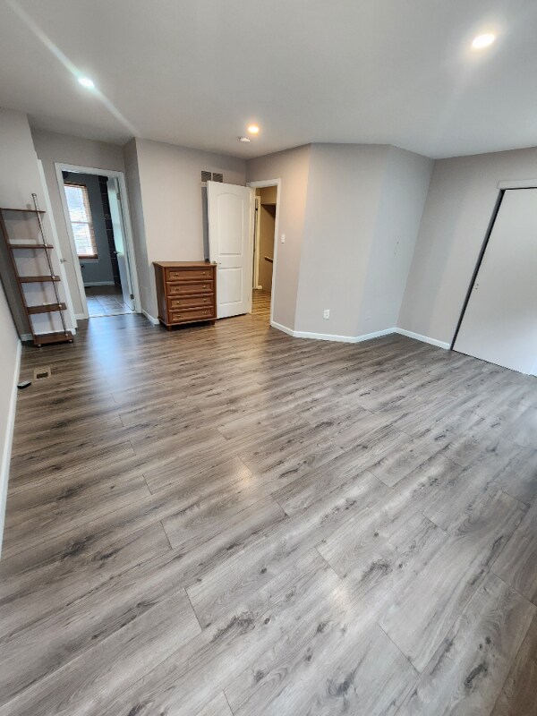 Building Photo - 648 Yale Ct