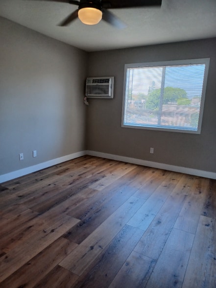 Building Photo - 20140 Roscoe Blvd