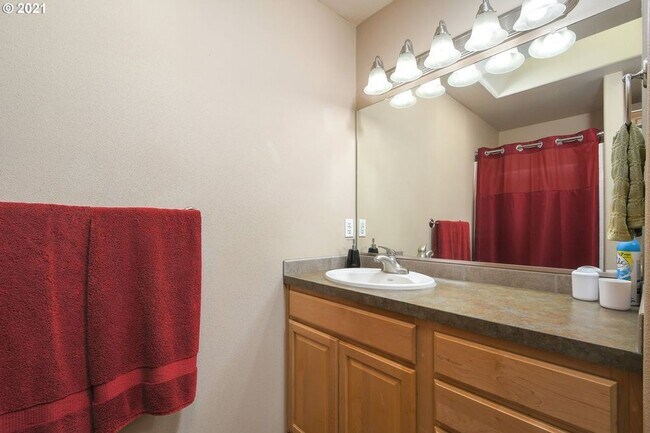 Building Photo - Desirable 3BD Ranch Home in Great Burton L...