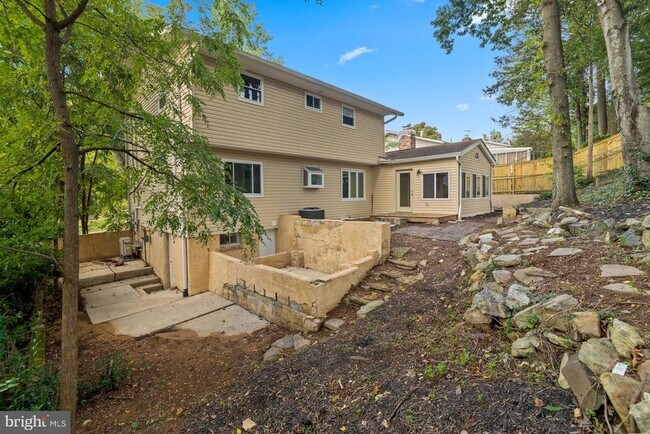 Building Photo - 210 Lastner Ln