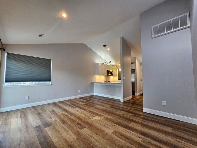 Building Photo - Fully Remodeled Condo in Broomfield