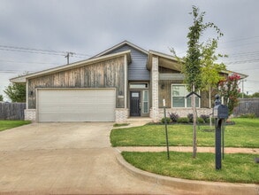 Building Photo - Modern Home on Large Lot!