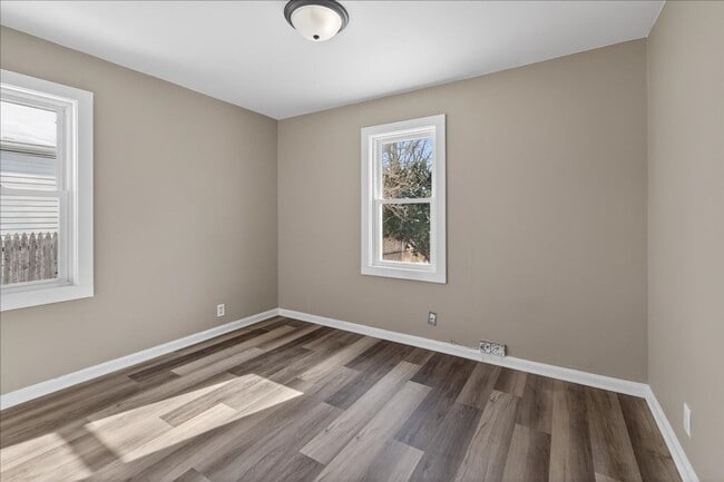 Building Photo - 4721 E 16th St