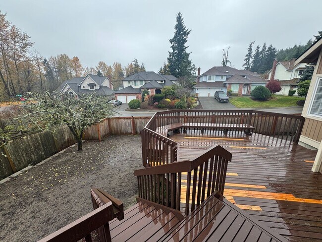 Building Photo - Gorgeous 3 Bedroom • 2.5 Bath Home Recentl...