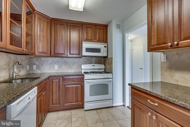 Building Photo - 1111 University Blvd W