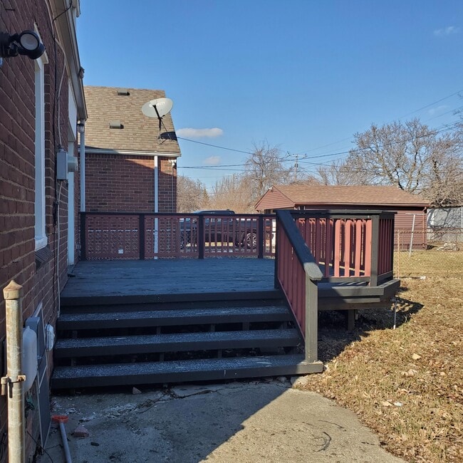 Building Photo - 6506 Memorial Ave