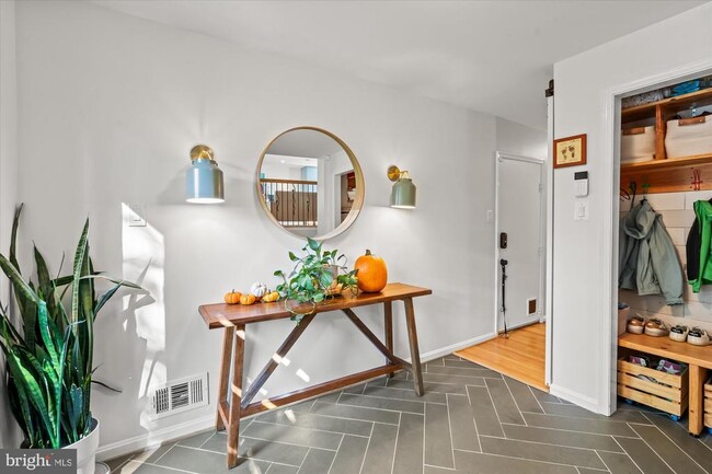 Building Photo - 6123 Beech Tree Dr