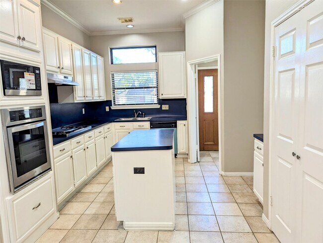 Building Photo - 13623 Bonilla Ln