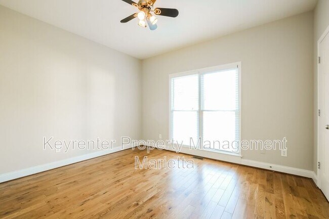 Building Photo - 3356 Renfro St