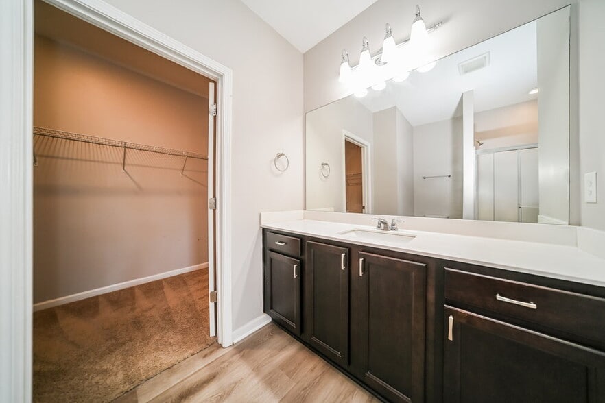 Building Photo - 1062 Cold Water Dr