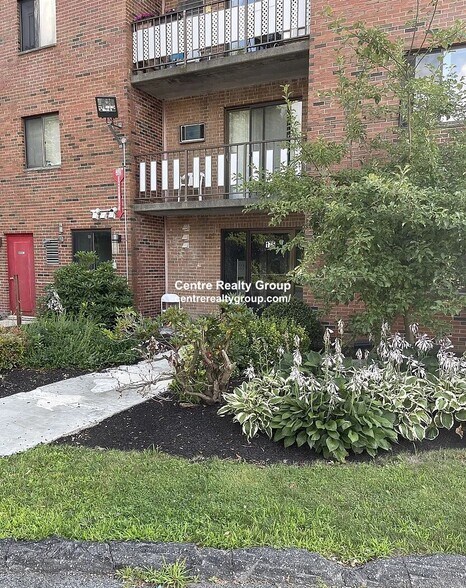 Building Photo - 170 Adams St