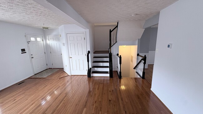 Building Photo - 577 MacIntosh Cir