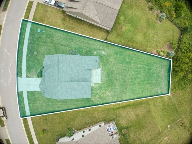 Building Photo - Rental Home available in the Falls Grove Community!