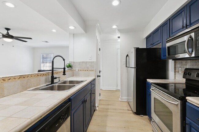 Building Photo - 4659 Dart St