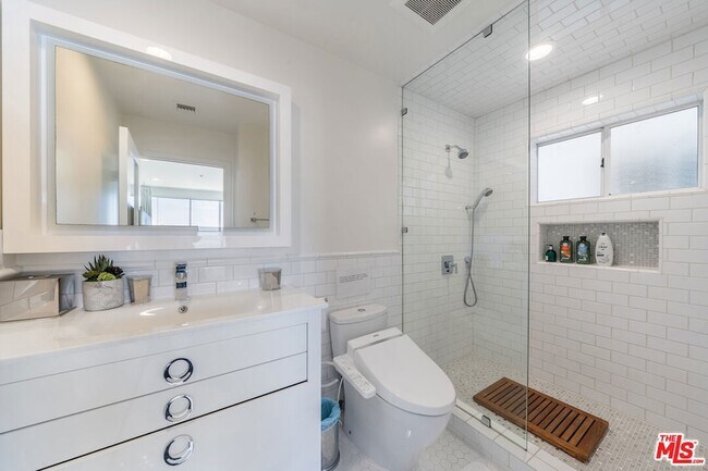 Building Photo - 26508 Latigo Shore Dr