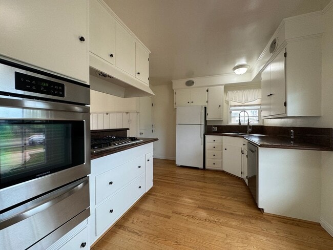 Building Photo - Exceptional Charm in this Single-Level 3-Bedroom House