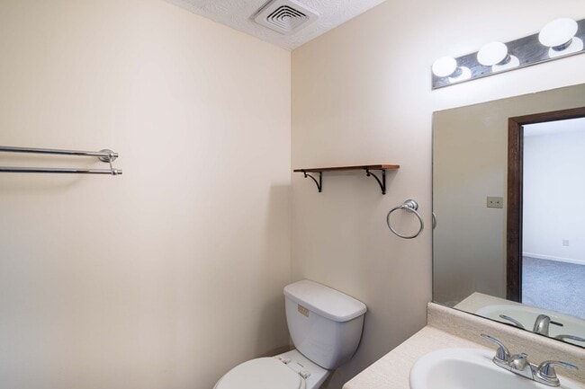 Building Photo - Magnolia Drive Duplex