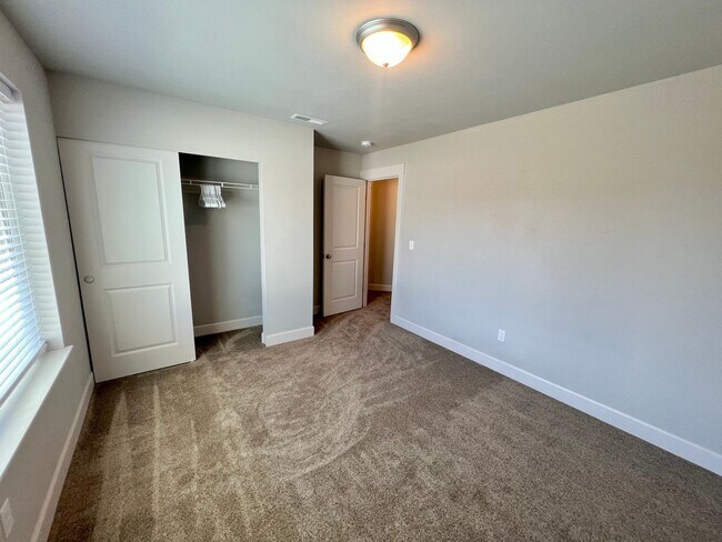 Building Photo - Modern 4 Bedroom Rambler in Ellensburg
