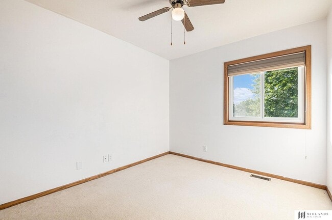 Building Photo - 11419 S 44th St