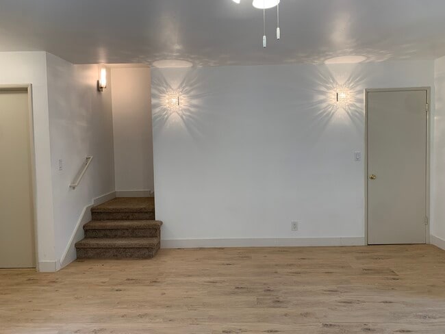 crystal sconces in lIving room - 11138 Aqua Vista St