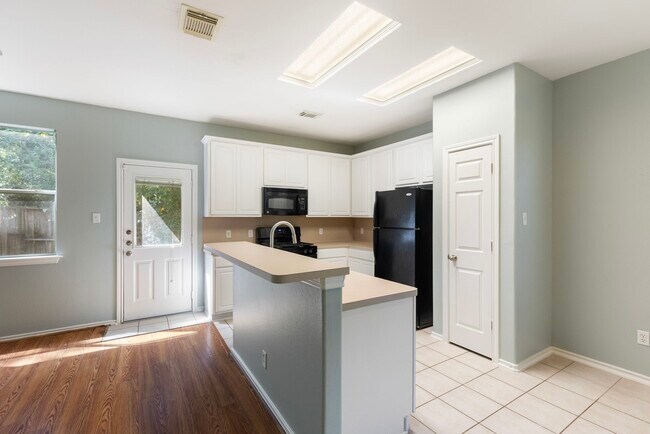 Building Photo - 229 Summerhaze Cir