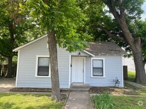 Building Photo - 3 BEDROOM NEAR SCOTT & WHITE