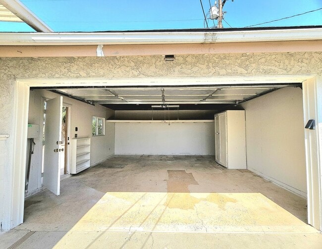 Building Photo - Beautiful Rental In Buena Park