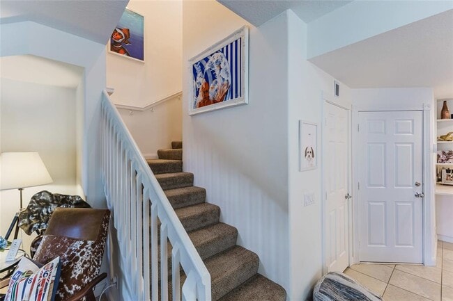 Building Photo - 1564 Napoli Dr W