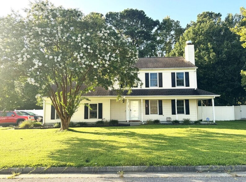 Building Photo - 3917 Larchwood Dr