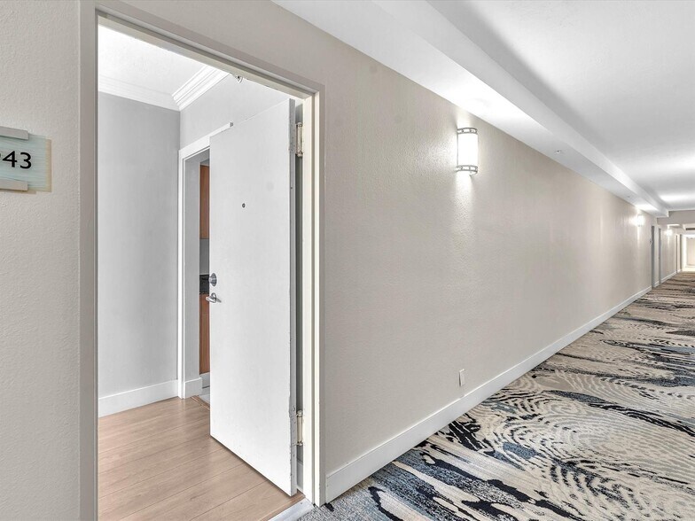 Building Photo - 3001 S Ocean Dr