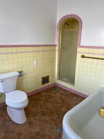 Building Photo - 926 S Curson Ave