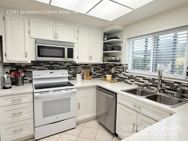 Building Photo - 17091 Bernardo Center Dr