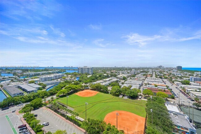 Building Photo - 580 72nd St