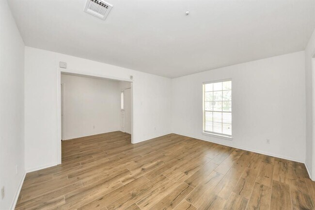 Building Photo - 8006 Oakington Dr