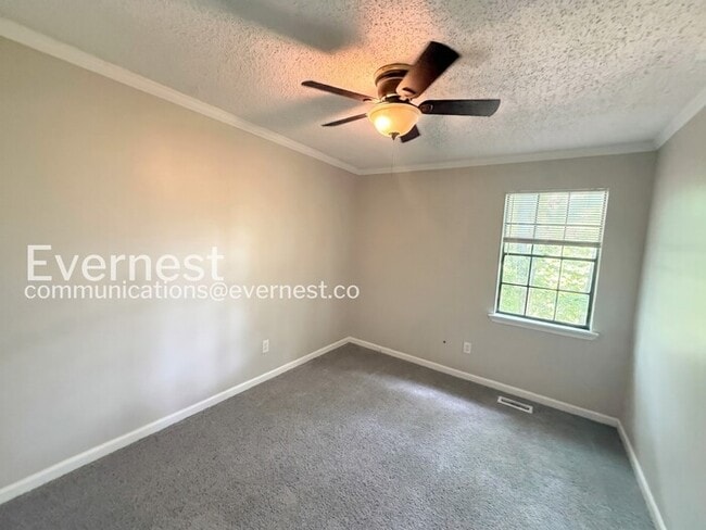 Building Photo - 335 Jamestown Manor Dr