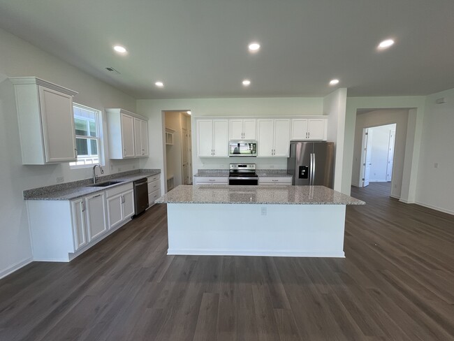 Building Photo - 4625 Kobus Ct.
