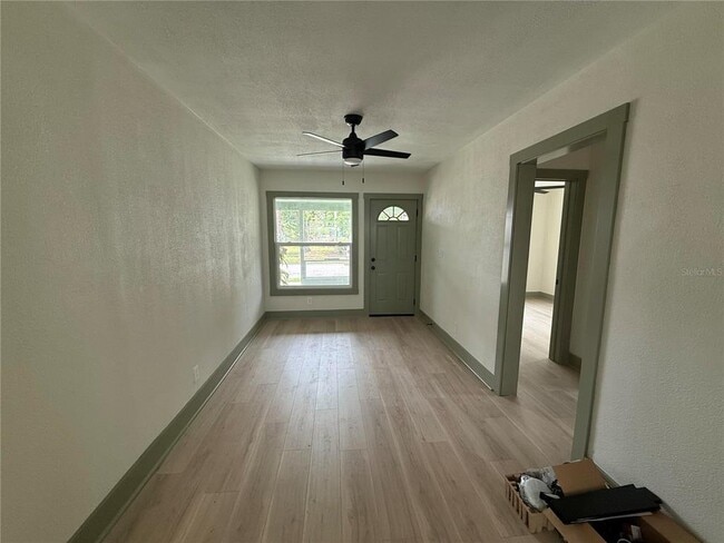 Building Photo - 535 14th Ave S