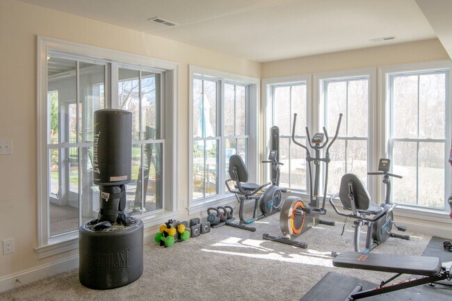 Building Photo - 6883 Birmingham Dr