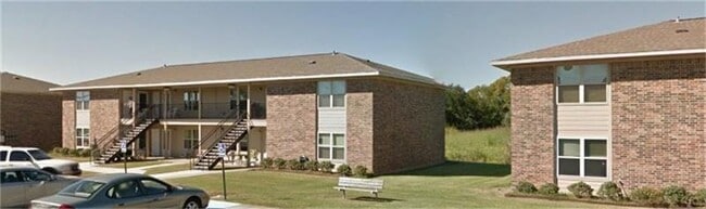 Building Photo - 16932 W Main St