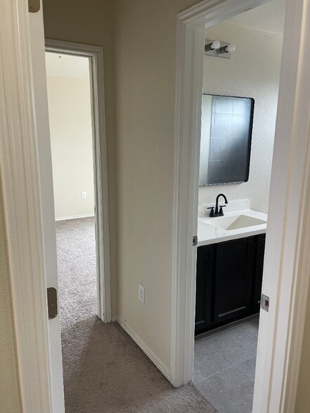 Building Photo - 3801 Black Granite Dr