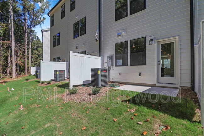 Building Photo - 1515 Crescent Townes Wy