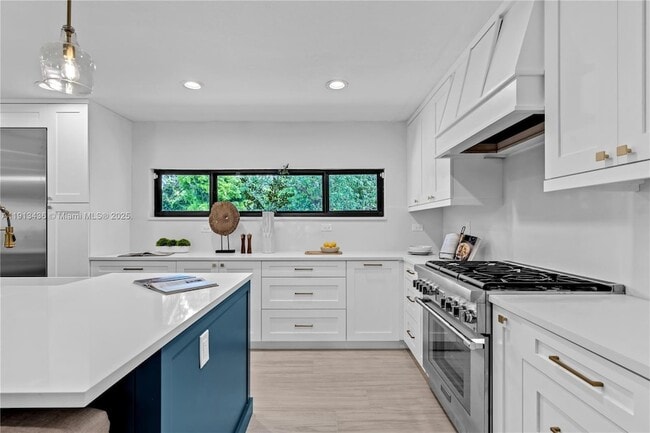 Building Photo - 6900 SW 136th St