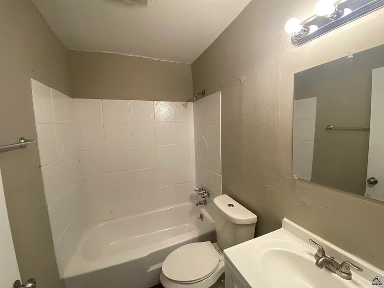 Building Photo - 3217 Misty Valley Dr
