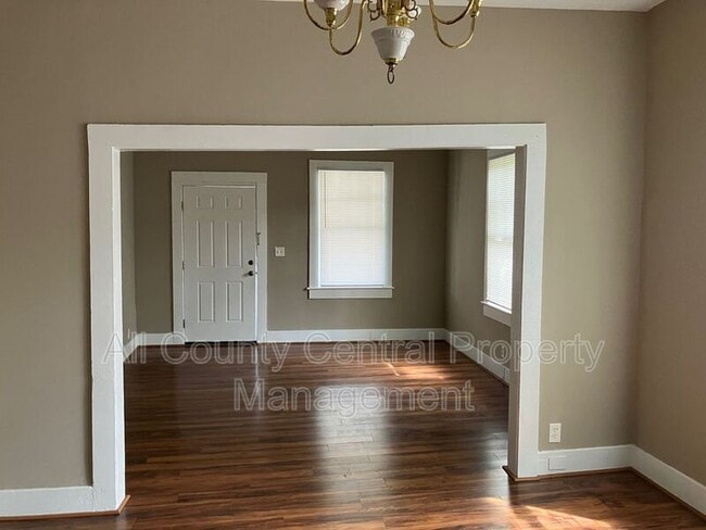 Building Photo - 506 15th St N