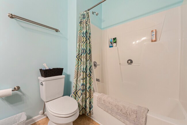 Building Photo - 5433 Village Dr NW