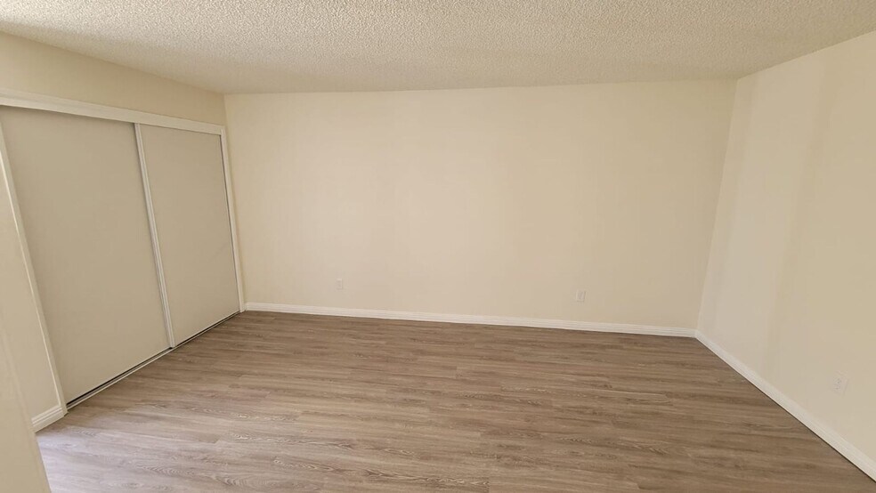 Building Photo - 5461 Kester Ave