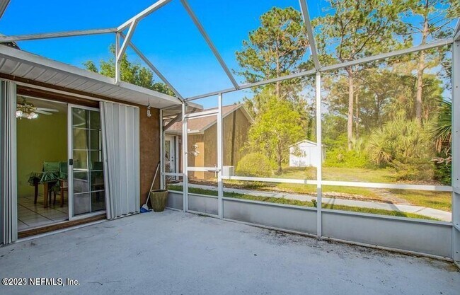 Building Photo - 26 Woodbury Dr