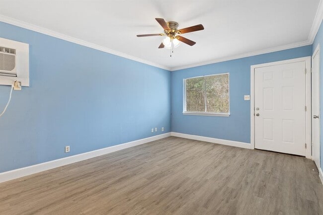 Building Photo - 6502 Spg Br Dr